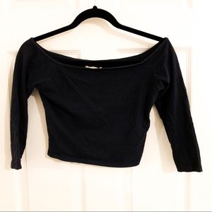 hollister off the shoulder navy crop top, size m